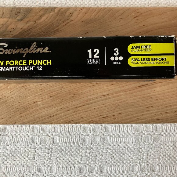 Swingline 3 Hole Punch Desktop Hole Puncher With Original Box - Picture 4 of 6